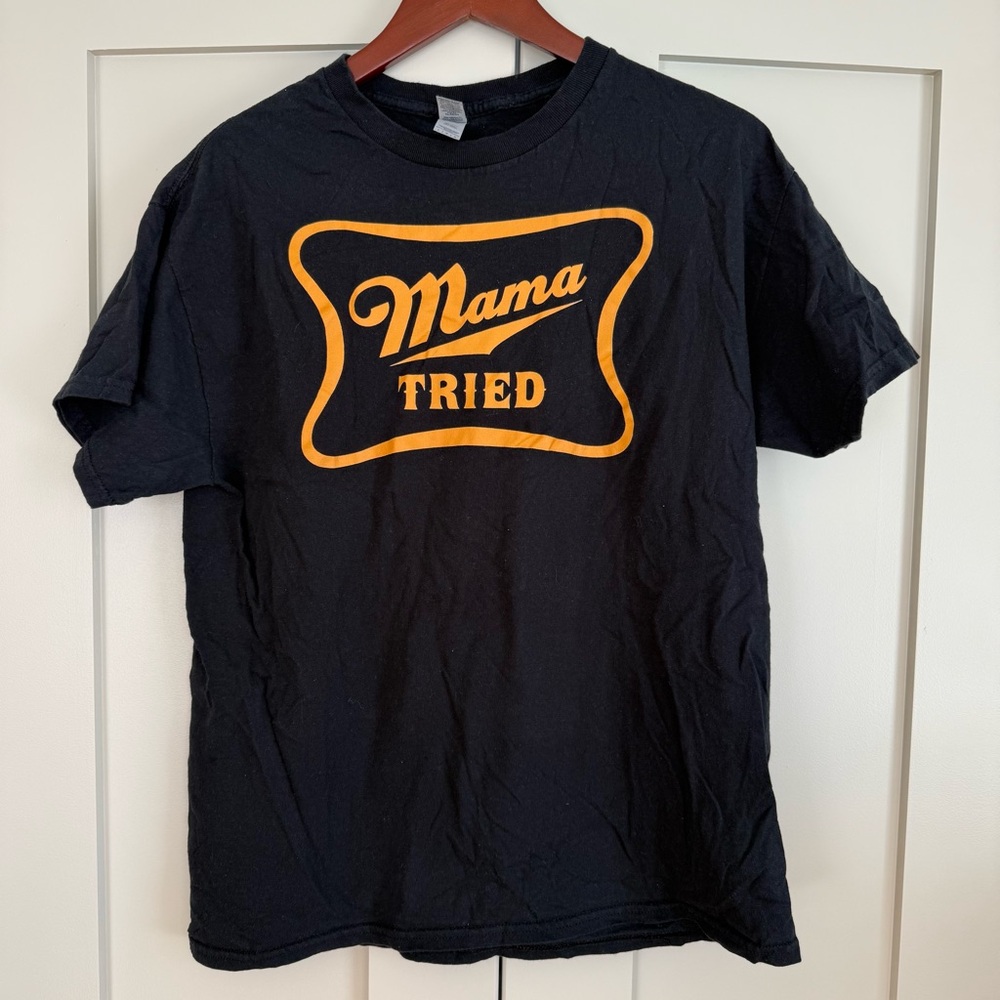 Men’s “Mama Tried” large graphic tee